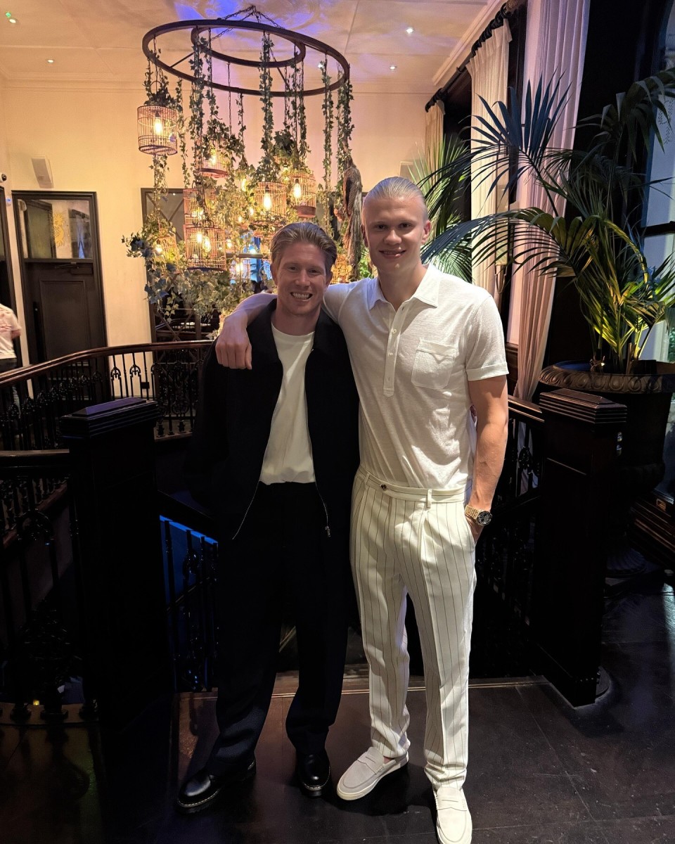 山东男篮战新疆，人员齐整士气旺，新疆输球士气低，后卫核心伤缺