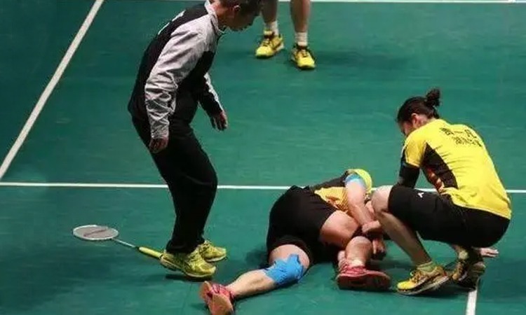 热火战胜太阳，鲍威尔27+4，阿德巴约29+10，布克狄龙难救主